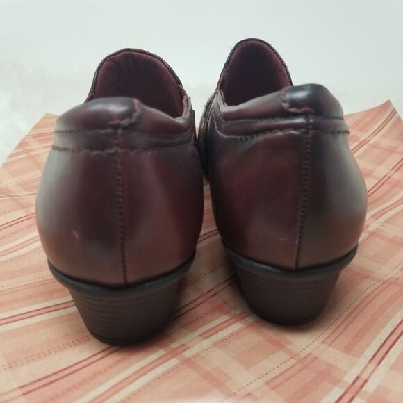 EARTH SHOES. Beautiful LEATHER. SIZE 8 - Picture 4 of 12